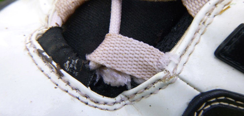 señales de rotura adidas hydro lace destrozadas